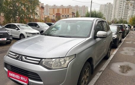 Mitsubishi Outlander III рестайлинг 3, 2012 год, 1 200 000 рублей, 8 фотография
