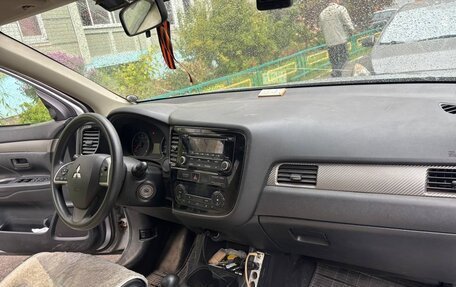 Mitsubishi Outlander III рестайлинг 3, 2012 год, 1 200 000 рублей, 17 фотография
