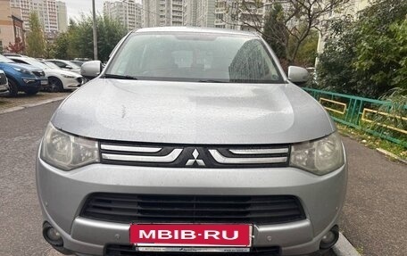 Mitsubishi Outlander III рестайлинг 3, 2012 год, 1 200 000 рублей, 19 фотография