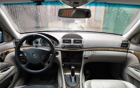 Mercedes-Benz E-Класс, 2004 год, 720 000 рублей, 6 фотография