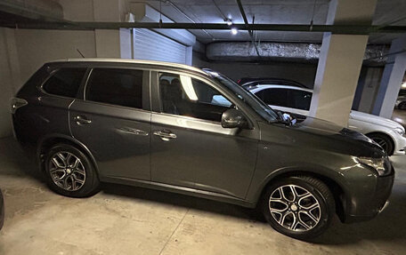 Mitsubishi Outlander III рестайлинг 3, 2014 год, 2 390 000 рублей, 6 фотография