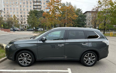 Mitsubishi Outlander III рестайлинг 3, 2014 год, 2 390 000 рублей, 8 фотография