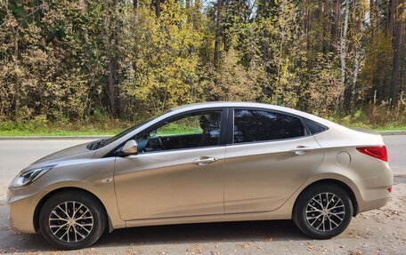 Hyundai Solaris II рестайлинг, 2011 год, 655 000 рублей, 2 фотография