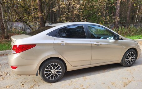 Hyundai Solaris II рестайлинг, 2011 год, 655 000 рублей, 4 фотография