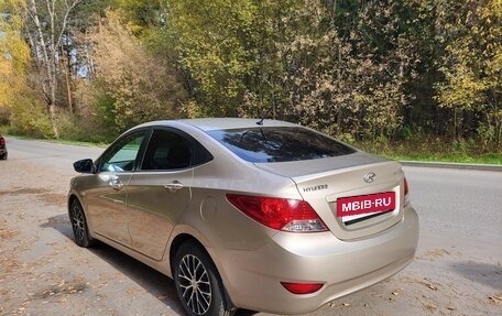 Hyundai Solaris II рестайлинг, 2011 год, 655 000 рублей, 3 фотография