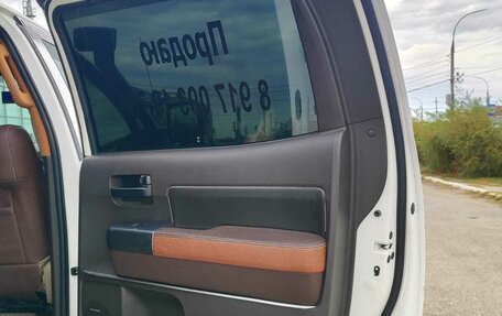 Toyota Tundra II, 2010 год, 5 000 000 рублей, 12 фотография