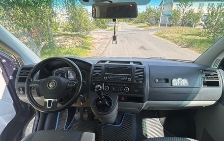 Volkswagen Caravelle T5, 2013 год, 1 750 000 рублей, 4 фотография