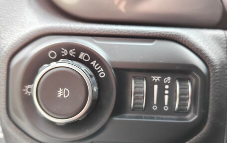 Jeep Wrangler, 2020 год, 3 800 000 рублей, 13 фотография