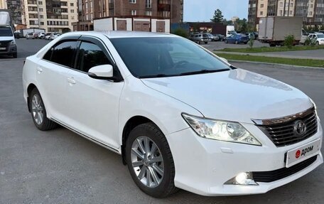 Toyota Camry, 2014 год, 1 680 000 рублей, 2 фотография