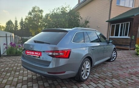 Skoda Superb III рестайлинг, 2017 год, 2 400 000 рублей, 4 фотография