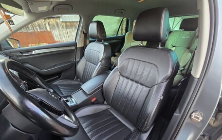 Skoda Superb III рестайлинг, 2017 год, 2 400 000 рублей, 14 фотография