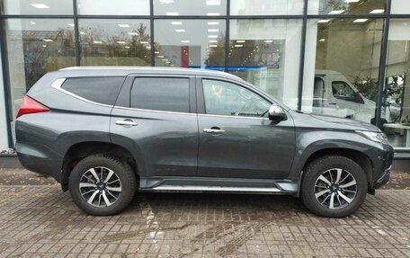 Mitsubishi Pajero Sport III рестайлинг, 2019 год, 2 940 000 рублей, 4 фотография