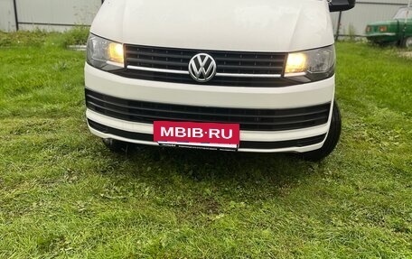 Volkswagen Caravelle T6 рестайлинг, 2018 год, 3 350 000 рублей, 5 фотография