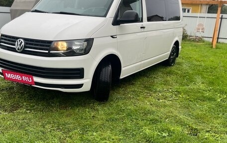Volkswagen Caravelle T6 рестайлинг, 2018 год, 3 350 000 рублей, 3 фотография