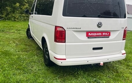 Volkswagen Caravelle T6 рестайлинг, 2018 год, 3 350 000 рублей, 17 фотография