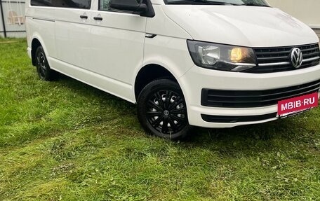 Volkswagen Caravelle T6 рестайлинг, 2018 год, 3 350 000 рублей, 7 фотография