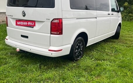 Volkswagen Caravelle T6 рестайлинг, 2018 год, 3 350 000 рублей, 14 фотография