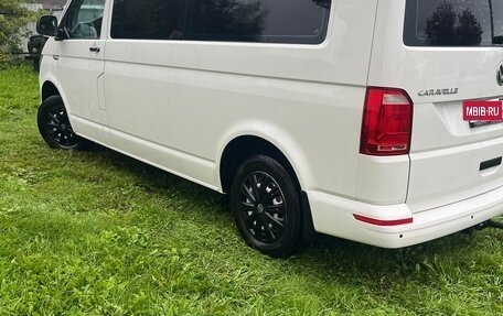 Volkswagen Caravelle T6 рестайлинг, 2018 год, 3 350 000 рублей, 19 фотография