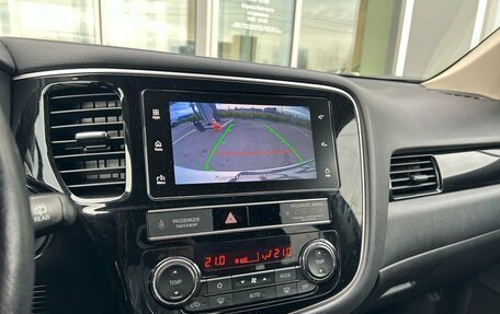 Mitsubishi Outlander III рестайлинг 3, 2018 год, 1 745 000 рублей, 8 фотография