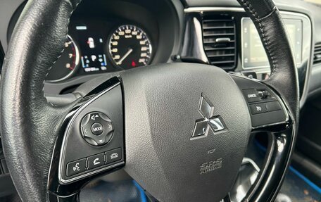 Mitsubishi Outlander III рестайлинг 3, 2018 год, 1 745 000 рублей, 11 фотография