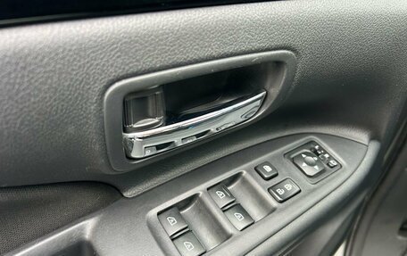 Mitsubishi Outlander III рестайлинг 3, 2018 год, 1 745 000 рублей, 12 фотография