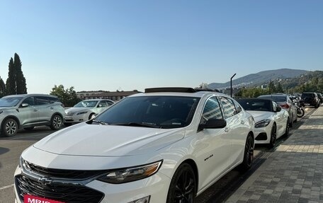 Chevrolet Malibu IX, 2021 год, 1 980 000 рублей, 2 фотография