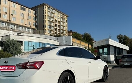 Chevrolet Malibu IX, 2021 год, 1 980 000 рублей, 4 фотография