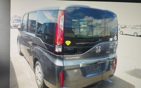 Honda Stepwgn IV, 2018 год, 2 420 000 рублей, 6 фотография