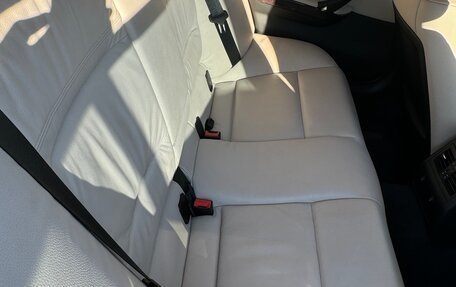 BMW 3 серия, 2011 год, 1 750 000 рублей, 14 фотография