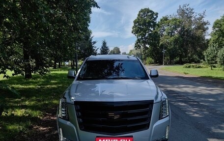 Cadillac Escalade IV, 2015 год, 3 499 000 рублей, 1 фотография