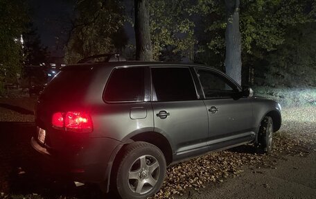 Volkswagen Touareg III, 2004 год, 600 000 рублей, 2 фотография