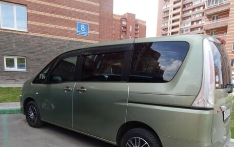 Nissan Serena IV, 2011 год, 1 500 000 рублей, 2 фотография