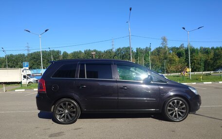 Opel Zafira B, 2011 год, 899 999 рублей, 3 фотография