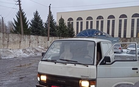 Toyota HiAce H50 H60 H70, 1989 год, 200 000 рублей, 1 фотография