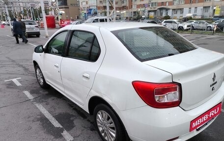 Renault Logan II, 2017 год, 700 000 рублей, 4 фотография
