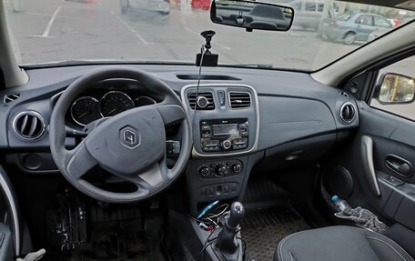 Renault Logan II, 2017 год, 700 000 рублей, 9 фотография