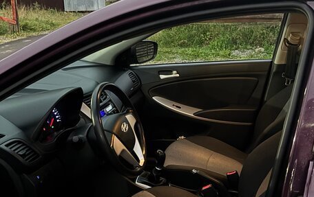 Hyundai Solaris II рестайлинг, 2012 год, 750 000 рублей, 13 фотография