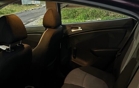 Hyundai Solaris II рестайлинг, 2012 год, 750 000 рублей, 15 фотография