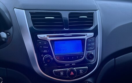Hyundai Solaris II рестайлинг, 2012 год, 600 000 рублей, 12 фотография