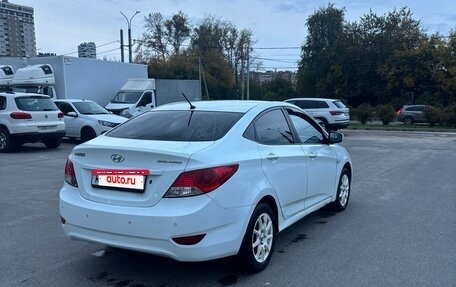 Hyundai Solaris II рестайлинг, 2012 год, 600 000 рублей, 4 фотография