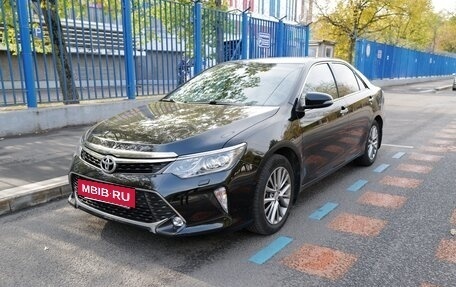 Toyota Camry, 2017 год, 2 500 000 рублей, 8 фотография