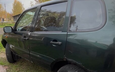 Chevrolet Niva I рестайлинг, 2003 год, 150 000 рублей, 4 фотография