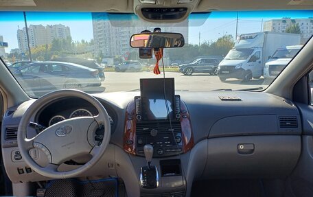 Toyota Sienna II рестайлинг, 2003 год, 1 000 000 рублей, 2 фотография