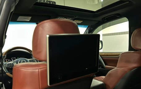Lexus LX III, 2018 год, 7 990 000 рублей, 28 фотография