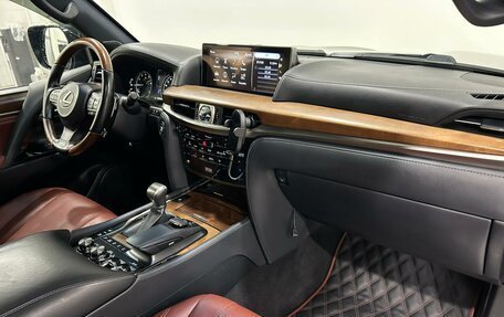Lexus LX III, 2018 год, 7 990 000 рублей, 36 фотография