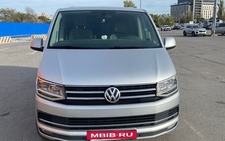 Volkswagen Multivan T6 рестайлинг, 2015 год, 3 100 000 рублей, 2 фотография