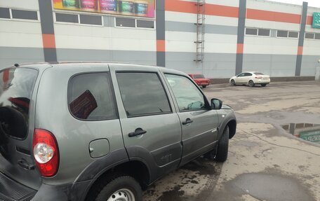 Chevrolet Niva I рестайлинг, 2018 год, 600 000 рублей, 10 фотография