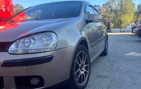 Volkswagen Golf V, 2005 год, 550 000 рублей, 2 фотография