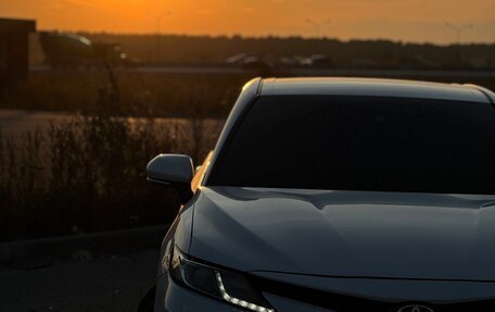 Toyota Camry, 2018 год, 2 830 000 рублей, 3 фотография