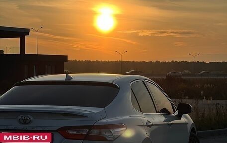 Toyota Camry, 2018 год, 2 830 000 рублей, 2 фотография